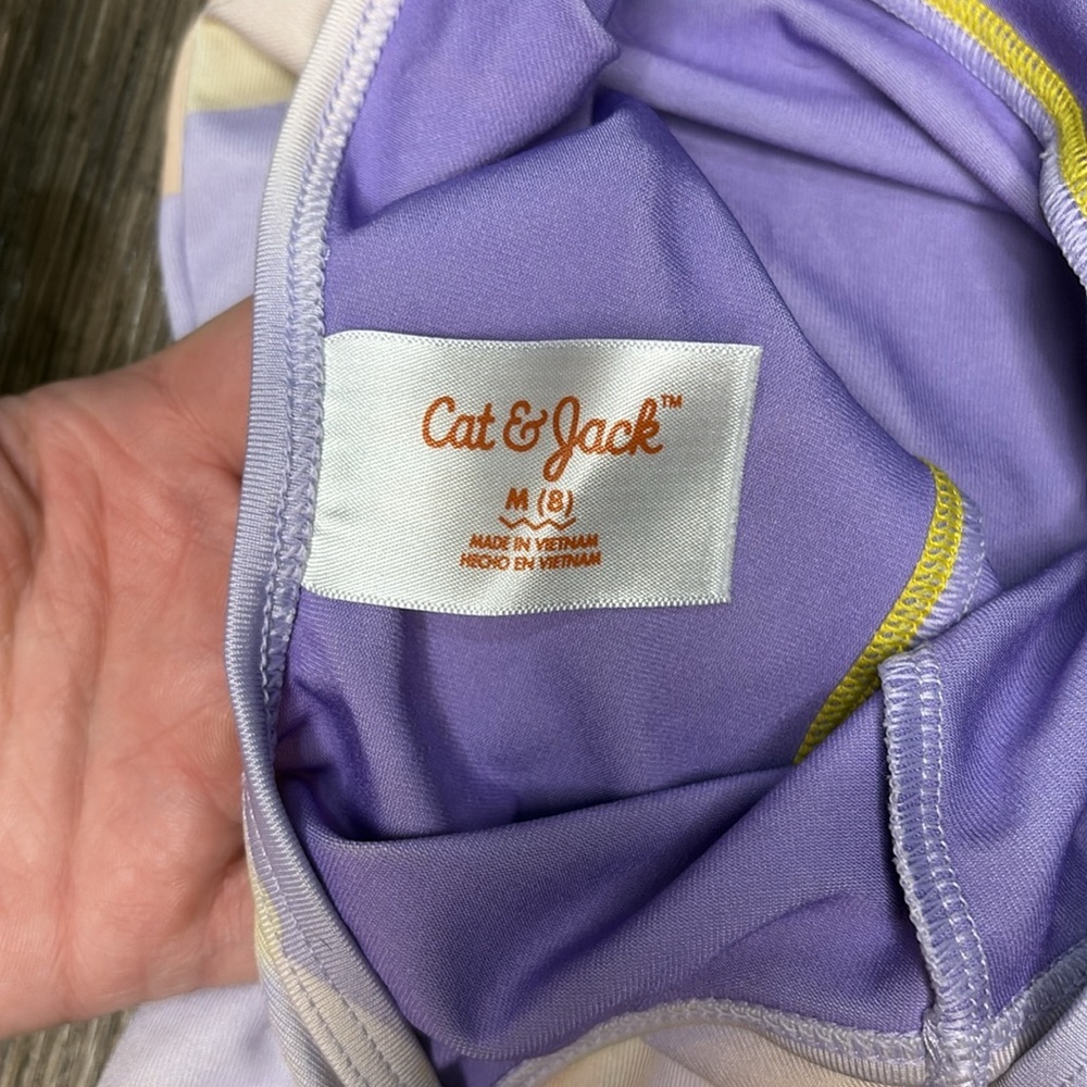 Girls Cat & Jack Dance and tumbling leotard size medium in purple with design - Picture 4 of 4